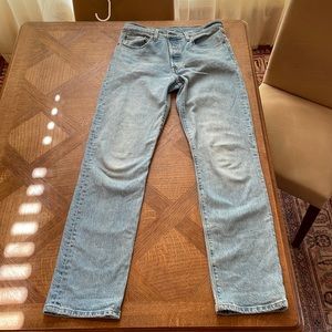 Levi’s 501 Strait leg light wash button fly jeans Size 28 x 32